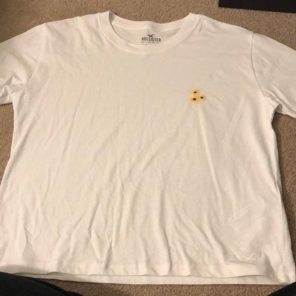White hollister shirt